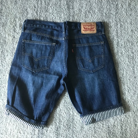 Levi’s Denim Shorts - Picture 2 of 2